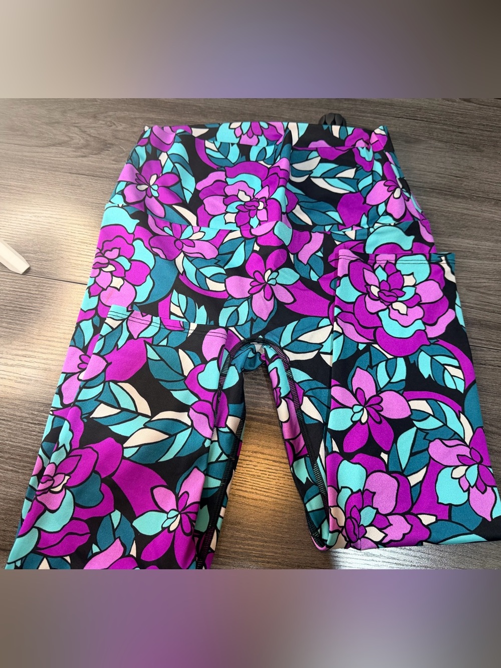 NWOT SIZE L K-DEER Black Leggings with Purple & Teal Floral Print